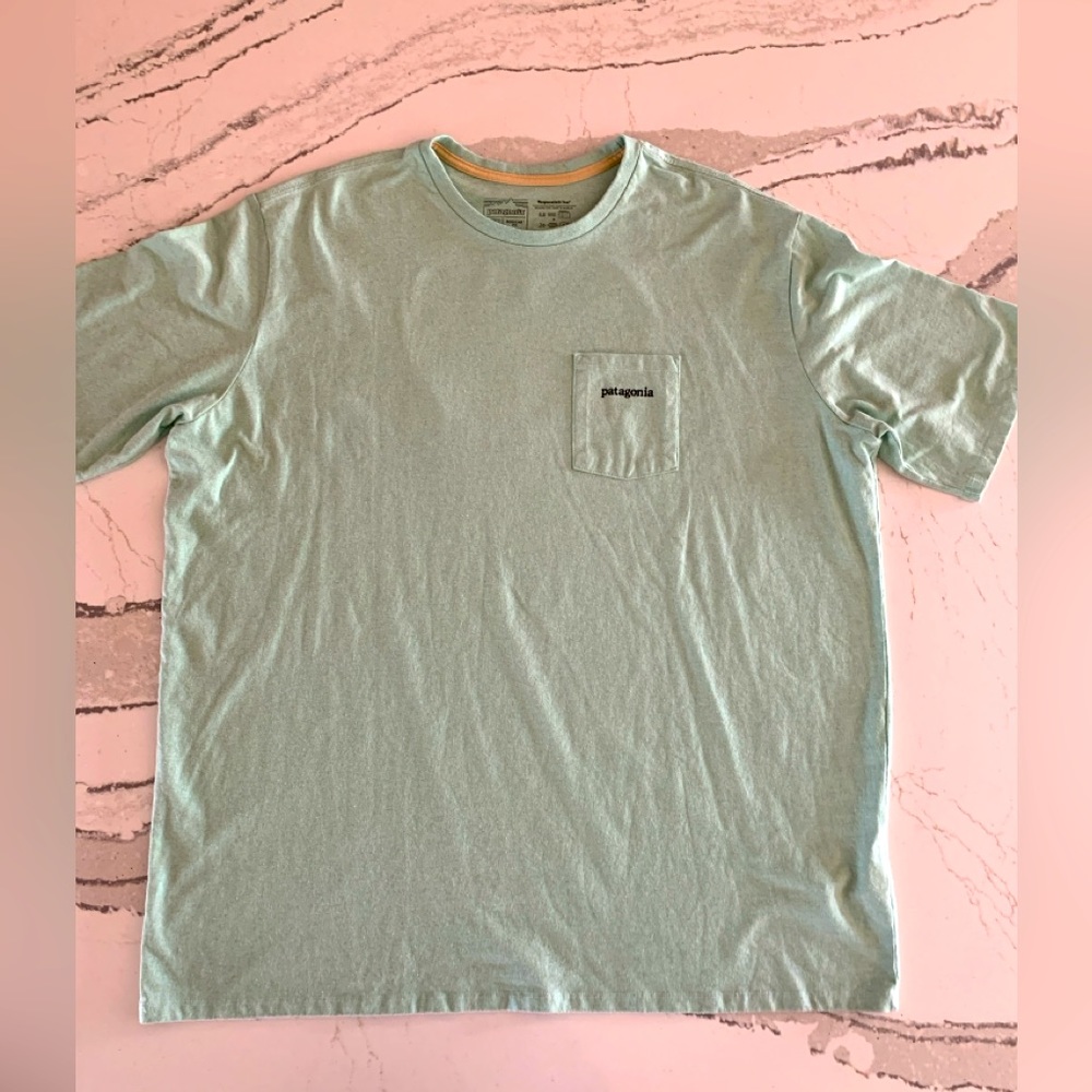 Patagonia men’s cotton pocket shirt size 2XL, seafoam green